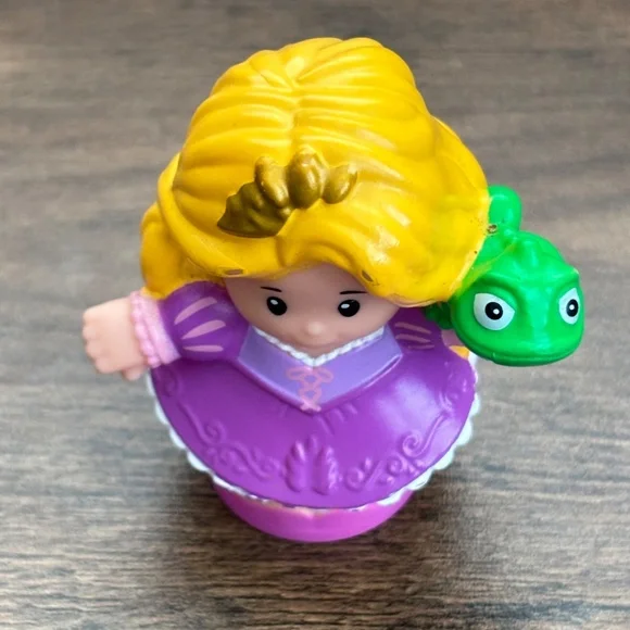 Fisher Price Little People Disney Princess RAPUNZEL & PASCAL Toy Figure 2016 - Picture 2 of 7